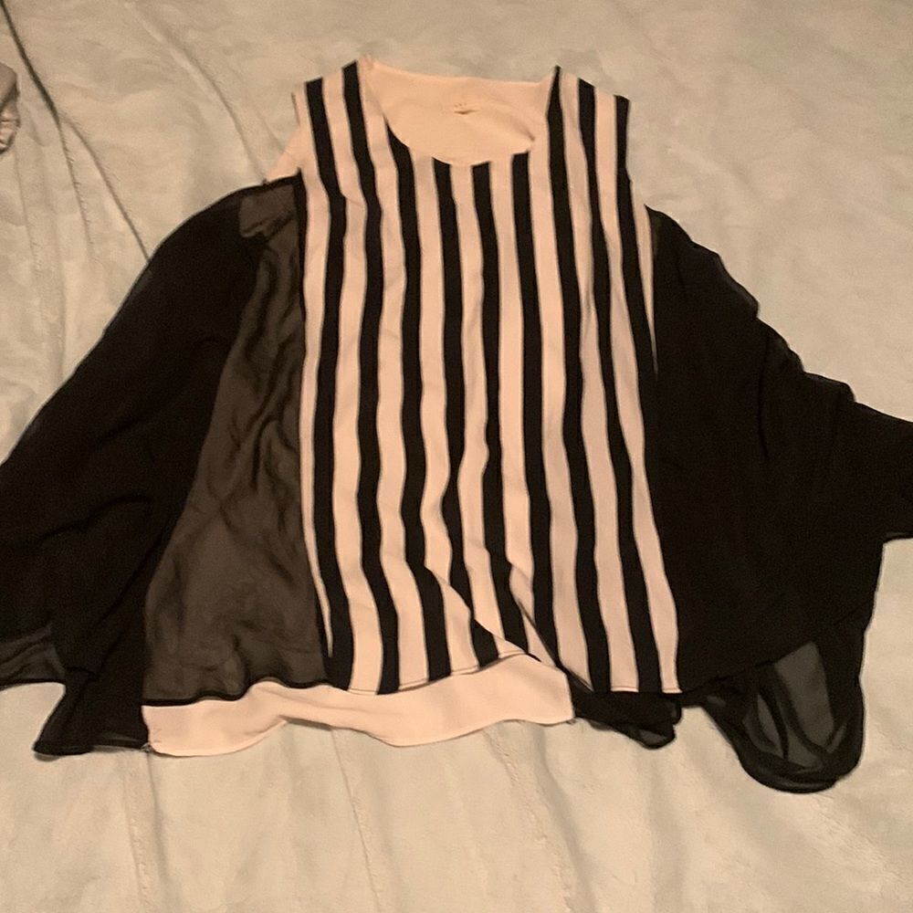 New Sleeveless Black and White Striped Top